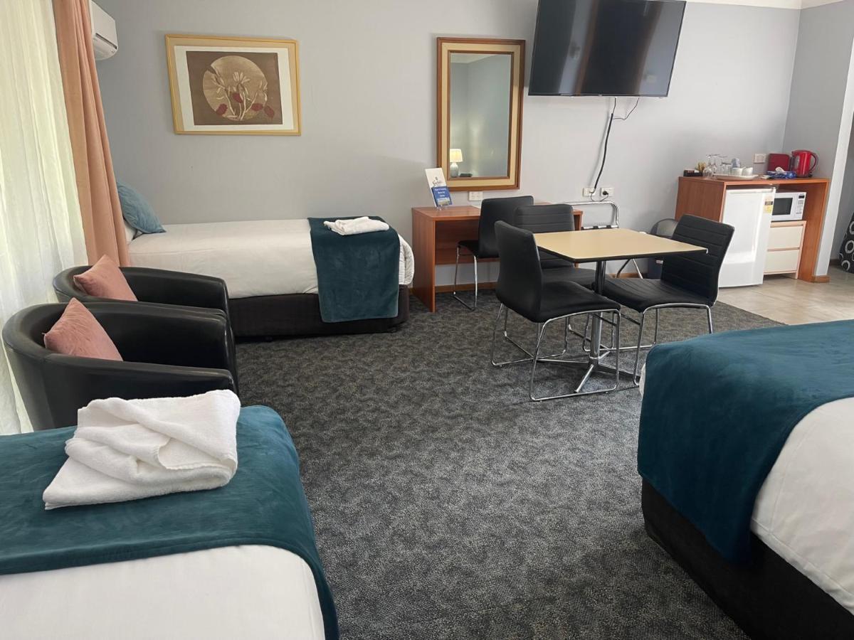 Town & Country Motor Inn Forbes Buitenkant foto