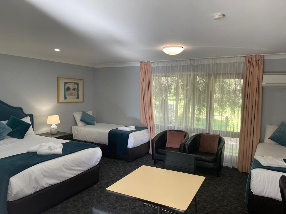Town & Country Motor Inn Forbes Buitenkant foto