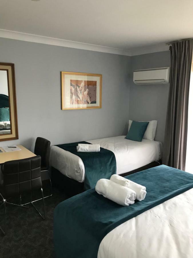 Town & Country Motor Inn Forbes Buitenkant foto